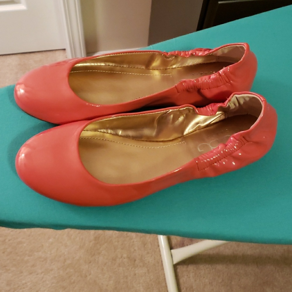 BCBG flats